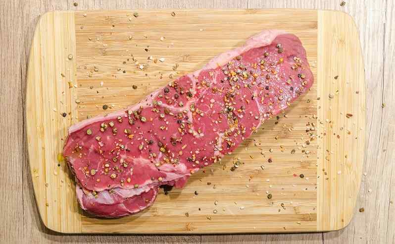 how to cut raw steak